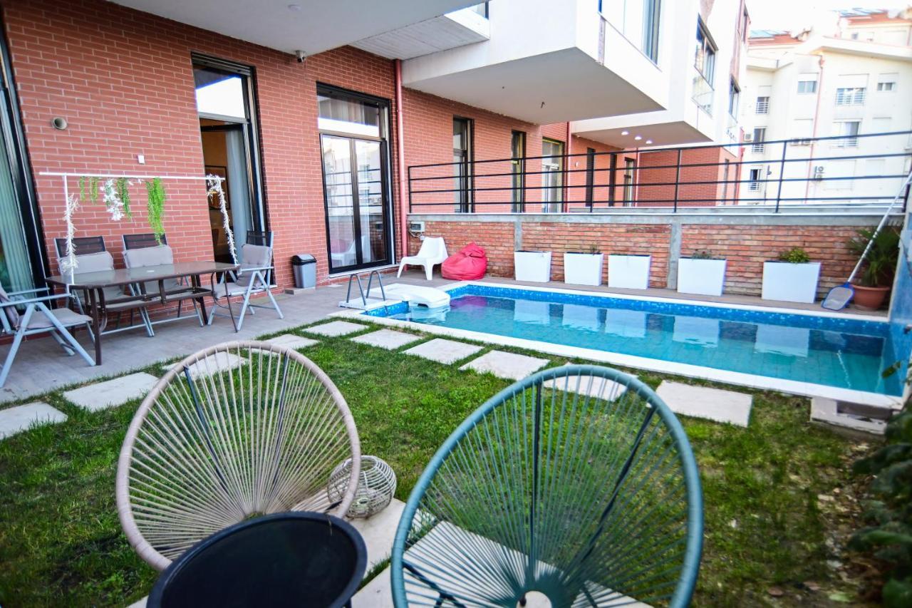Stylish Two Bedroom House With Private Pool ติรานา ภายนอก รูปภาพ