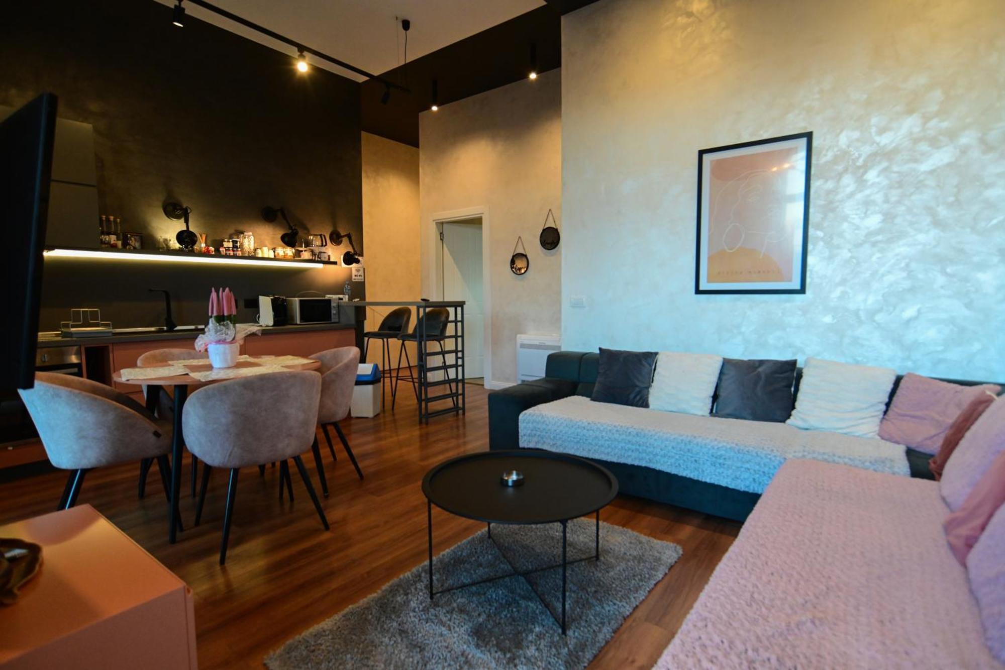 Stylish Two Bedroom House With Private Pool ติรานา ห้อง รูปภาพ
